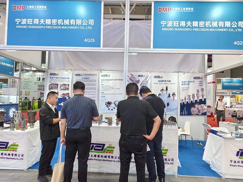 Ningbo Wangdefu precíziós gépek bemutatói a 2025-ös DMP Greater Bay Area Industrial Expón